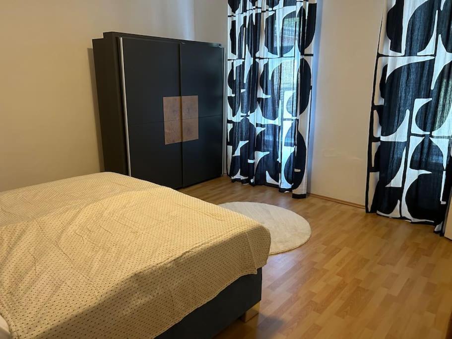 Apartment Saturn